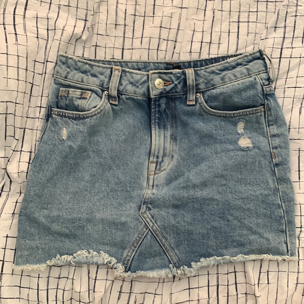 3 for $40 | H&M- DIVIDED | Mini jean skirt